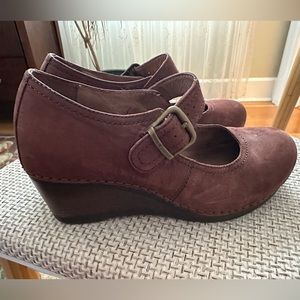 EUC Dansko burgundy suede Mary Jane wedge size 38